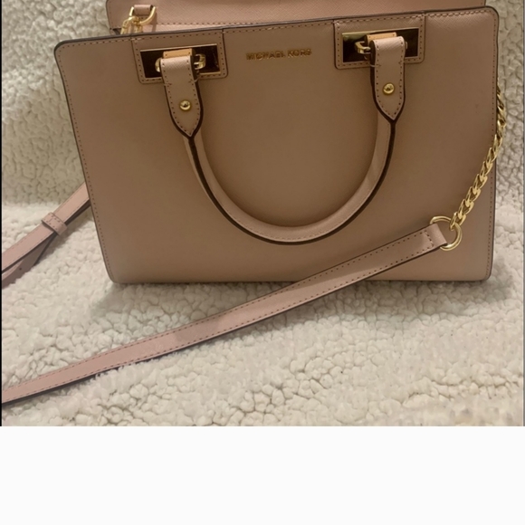 Michael Kors Quinn Small Satchel - Picture 5 of 10